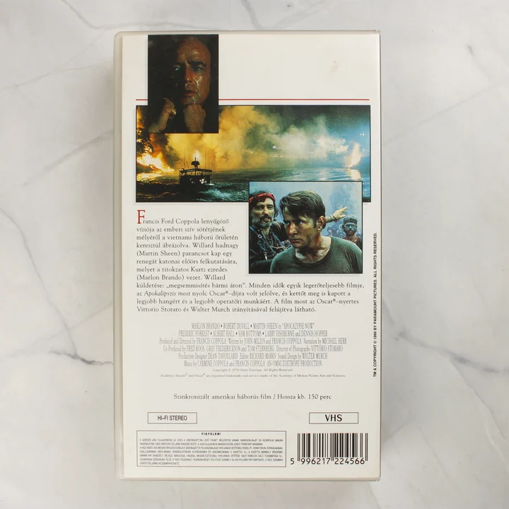 Apokalipszis Most VHS hátlap Apokalipszis Most VHS kiadás hátoldali ismertetője és vonalkódja