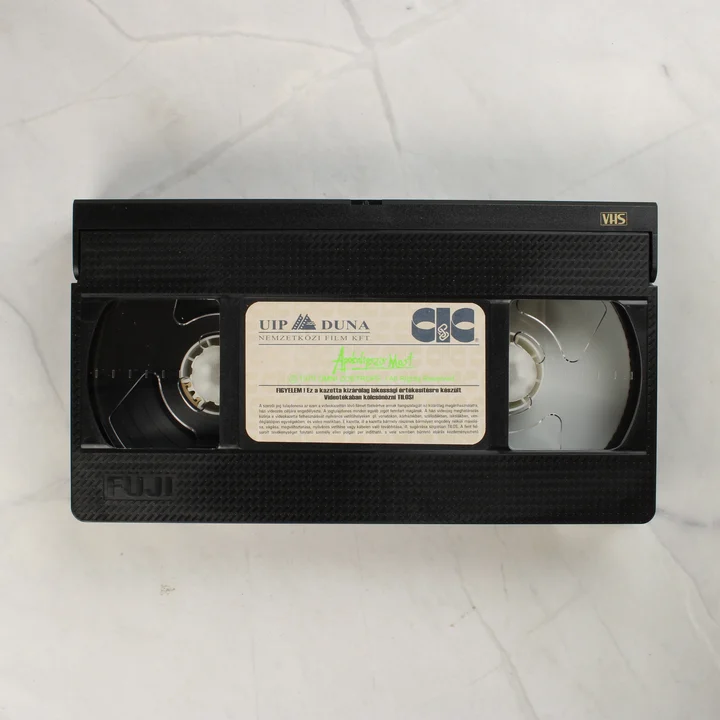 Apokalipszis Most Fuji VHS kazetta Apokalipszis Most fekete műanyag VHS kazetta UIP Duna címkével