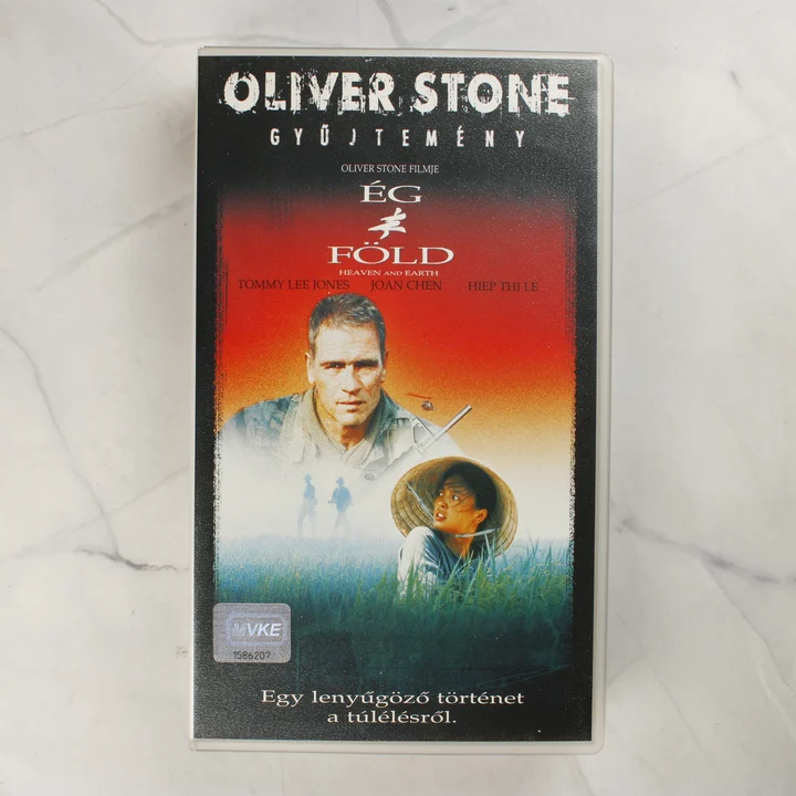 Ég és Föld VHS előlap Az Ég és Föld című film VHS tokjának előlapja
