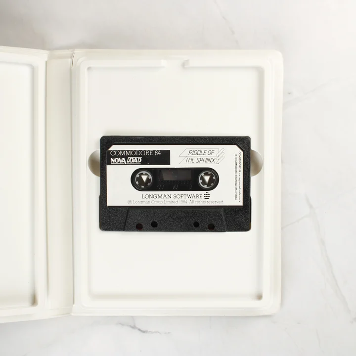 Riddle of the Sphinx Commodore 64 kazetta a tokban