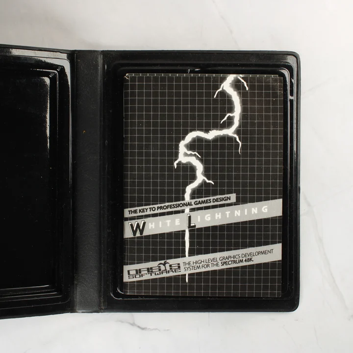 White Lightning útmutató A nyitott tok belseje a használati útmutatóval