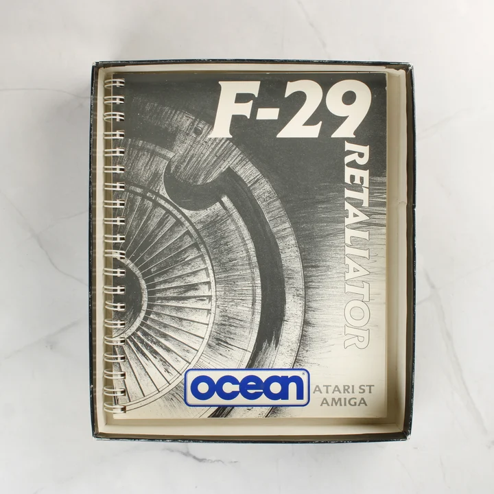 F-29 Retaliator spirálkötésű kézikönyv a dobozban