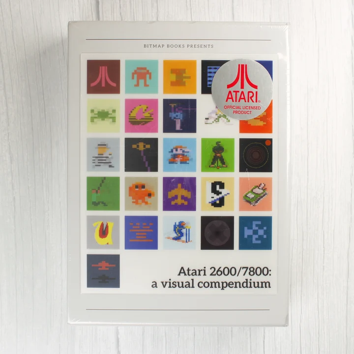 Atari 2600/7800: a visual compendium könyv előlapja pixelgrafikákkal