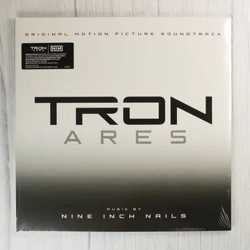 Tron: Ares filmzene bakelit lemez előlapja Nine Inch Nails felirattal