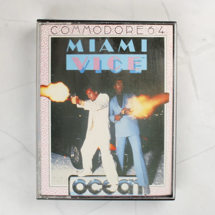 Miami Vice Commodore 64 videójáték tokban elölnézetből
