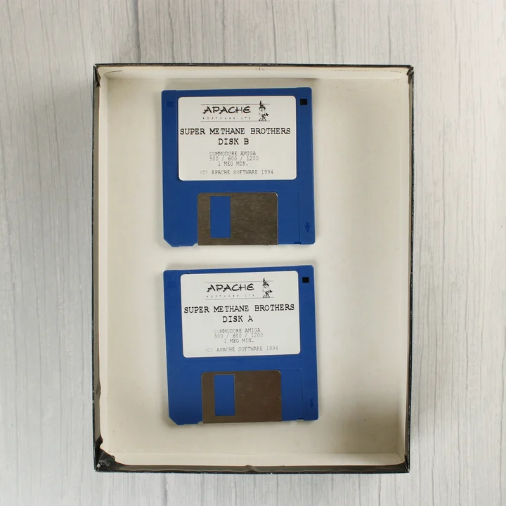 Super Methane Bros floppy lemezek a dobozban