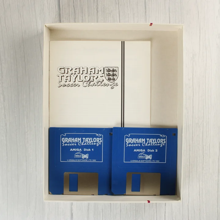 Graham Taylor's Soccer Challenge Amiga floppy lemezek és kézikönyv