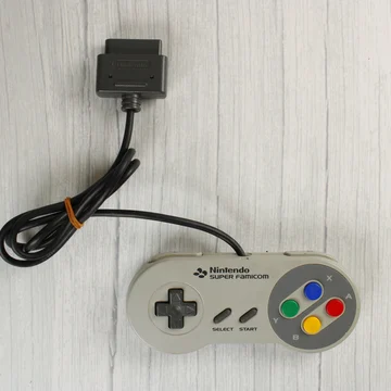 Nintendo Super Famicom kontroller elölnézete