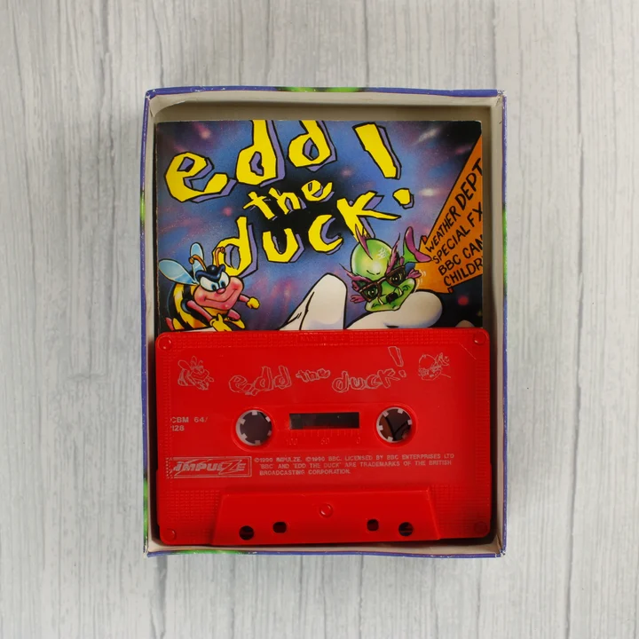 Edd the Duck piros kazetta és kiskönyv a dobozban