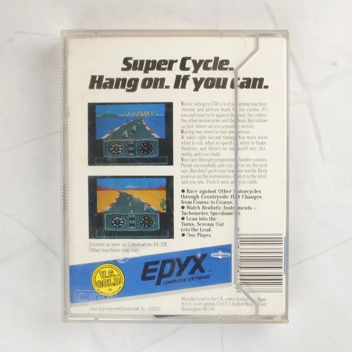 Super Cycle Commodore 64 játék kazetta tokban hátulnézetből