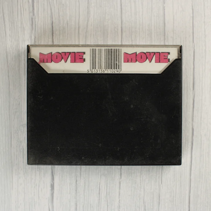 Movie videójáték tokjának hátoldala vonalkóddal