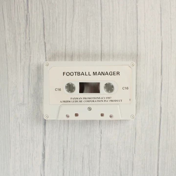 Fehér Football Manager magnókazetta Commodore 16-hoz