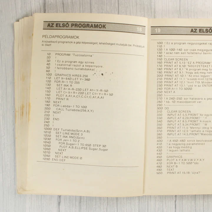 Enterprise 128K Felhasználói Kézikönyv belső oldalai