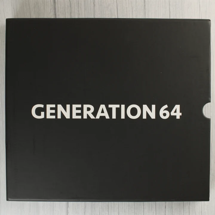 A könyv fekete védőtokja