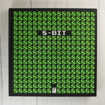 8-BIT könyv fekete borítója zöld pixeles mintával