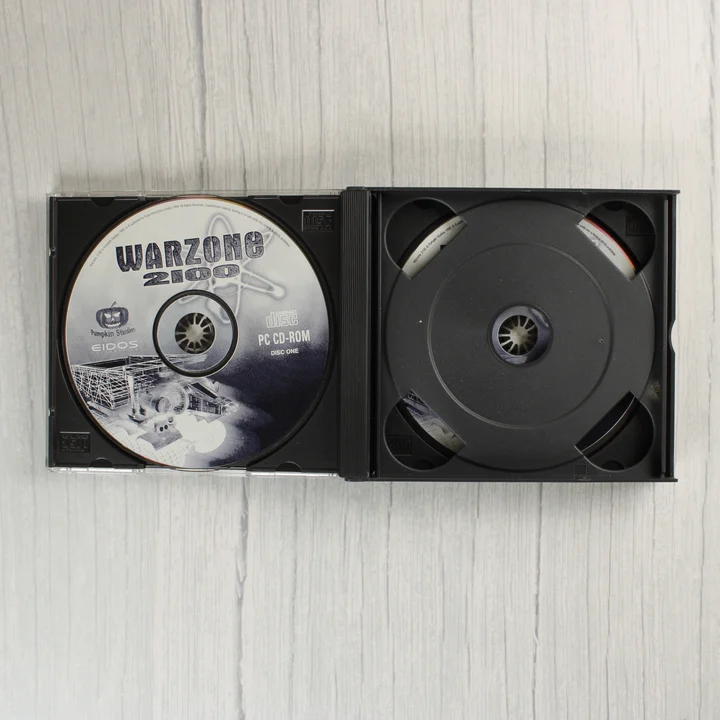 Warzone 2100 első CD lemez a tokban