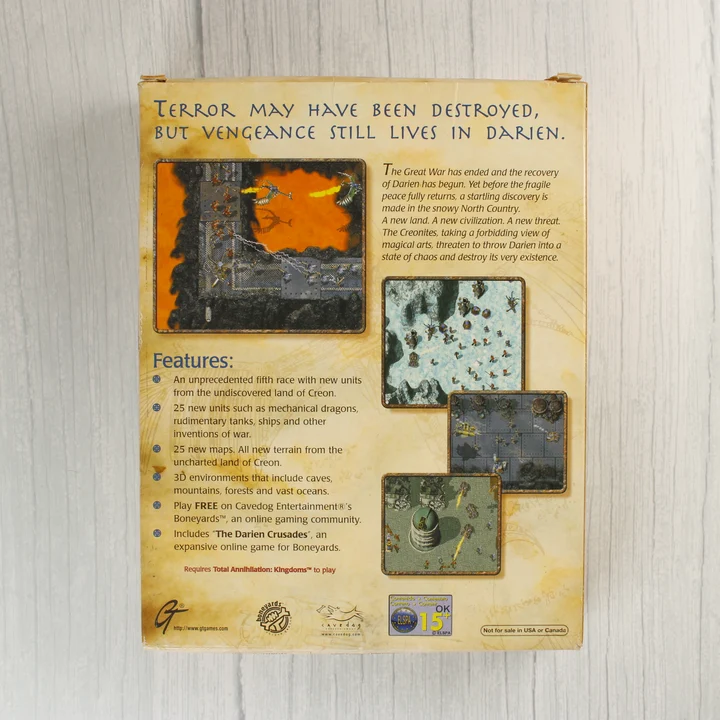 A játék dobozának hátoldala a leírásokkal és képernyőfotókkal