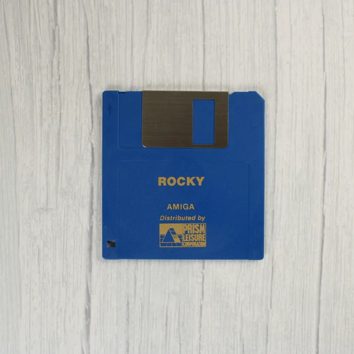 Kék Amiga floppy lemez Rocky felirattal