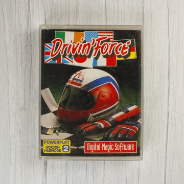Drivin' Force Amiga játék tokjának előlapja bukósisakkal