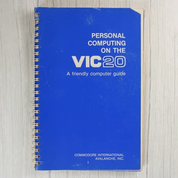 A Personal Computing on the VIC20 kézikönyv kék borítója