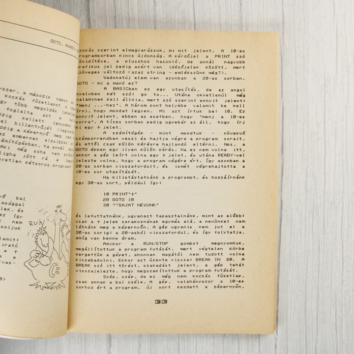 A könyv egyik belső oldala BASIC programozási példával és illusztrációval