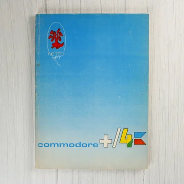 A Hetedhét Commodore Plus/4 könyv kék borítója