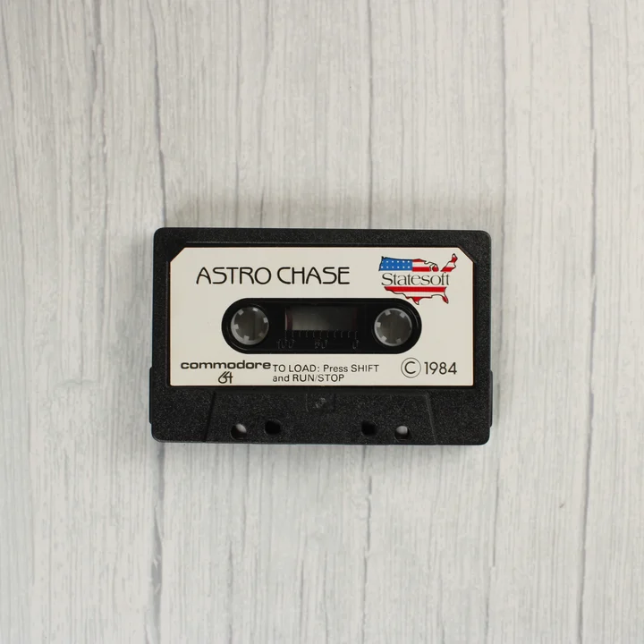 Astro Chase C64 kazetta Astro Chase videójáték adathordozó kazettája Commodore 64-hez