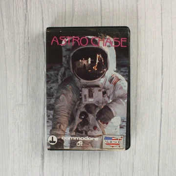 Astro Chase Commodore 64 videójáték elülső borítója űrhajóssal