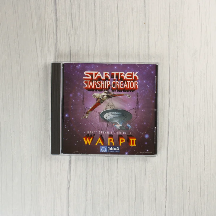A Star Trek Starship Creator Warp II CD-tokja elölről