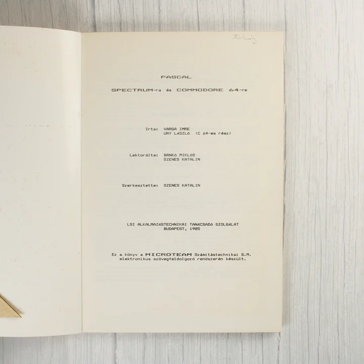 Pascal könyv címoldal A Pascal könyv belső címoldala a szerzőkkel és a kiadási adatokkal