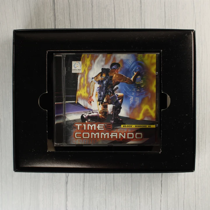 Time Commando CD-tok a belső tartóban