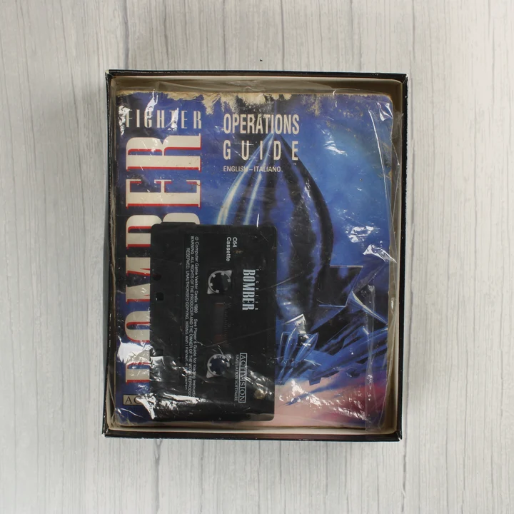 A Fighter Bomber videójáték tartalma: kazetta és útmutató