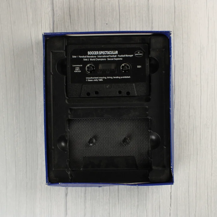A Soccer Spectacular fekete kazettája a belső tartóban