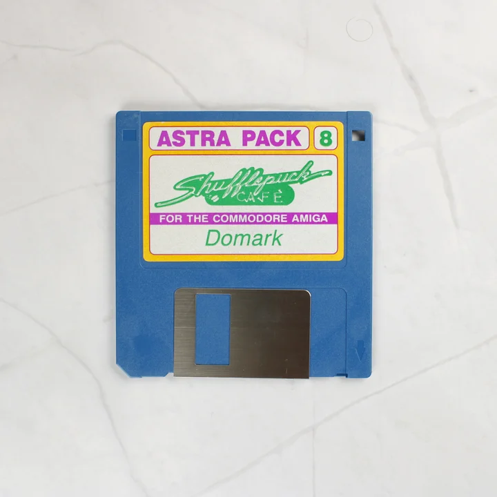 Shufflepuck Café 3,5 colos kék floppy lemez Amiga platformra