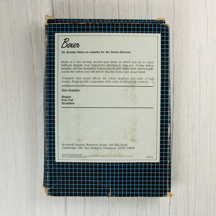 A Boxer videójáték dobozának hátoldala a játék leírásával és a kiadó adataival.