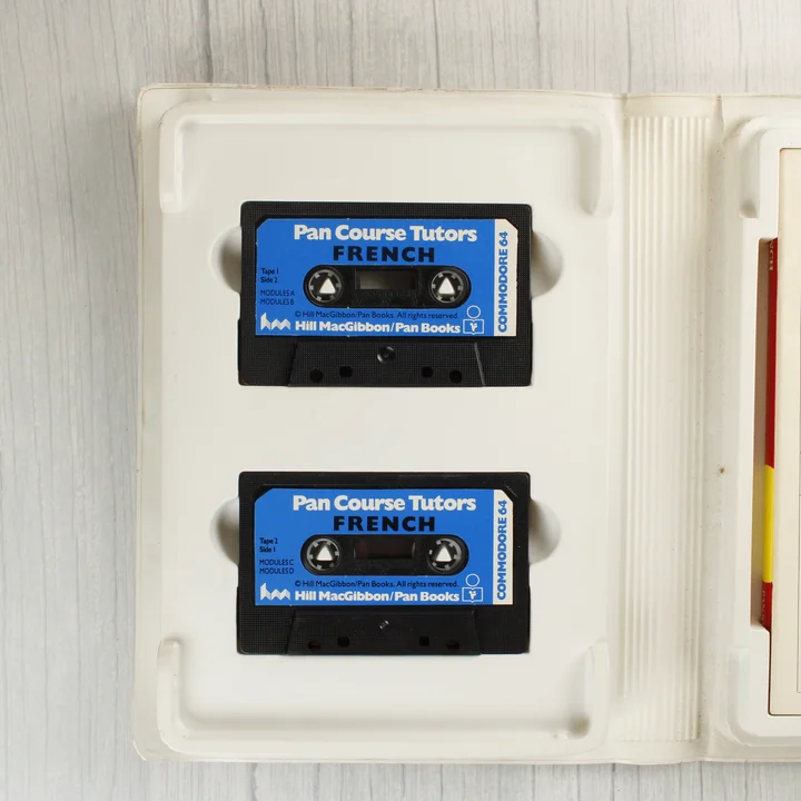 Két darab Commodore 64 magnókazetta a tokban