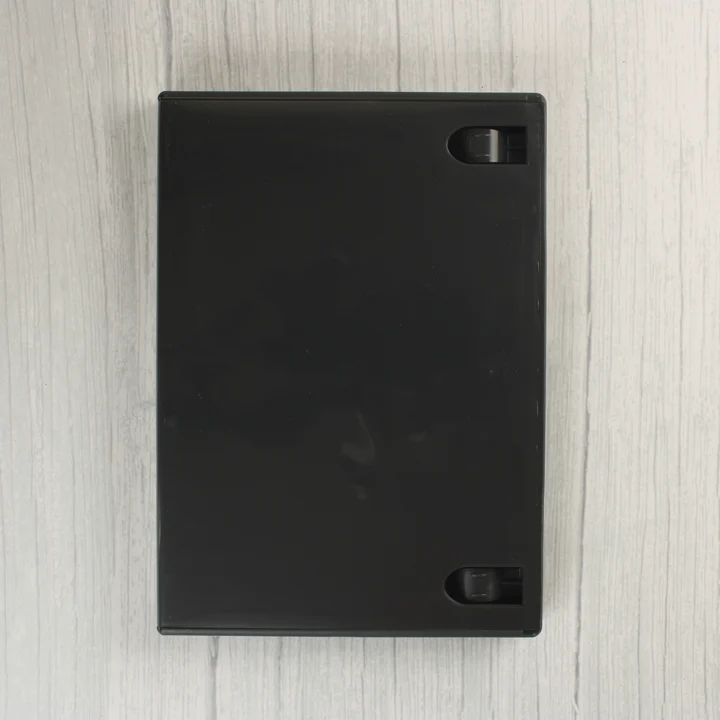 Zárt antracit színű Nintendo GameCube tok elölnézete