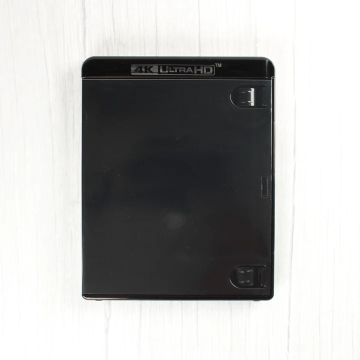 Zárt fekete 4K Ultra-HD Blu-ray tok elölnézete