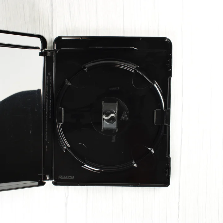 Nyitott fekete 4K Ultra-HD Blu-ray tok belső nézete