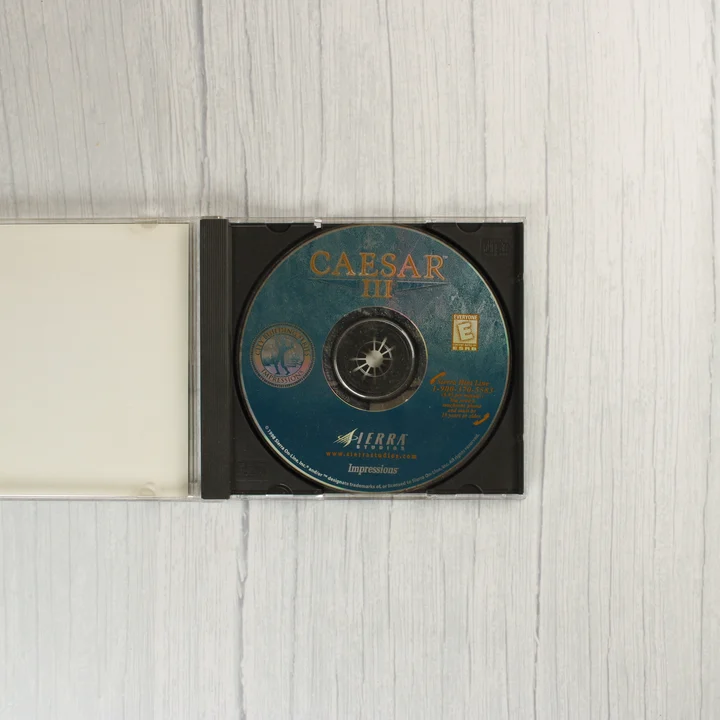 A Caesar III játéklemeze a nyitott CD-tokban